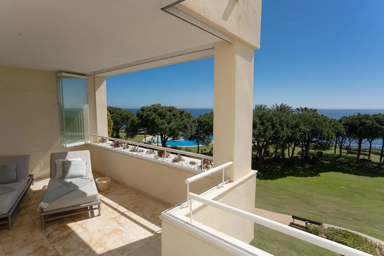 Beach-Line Apartment Marbella