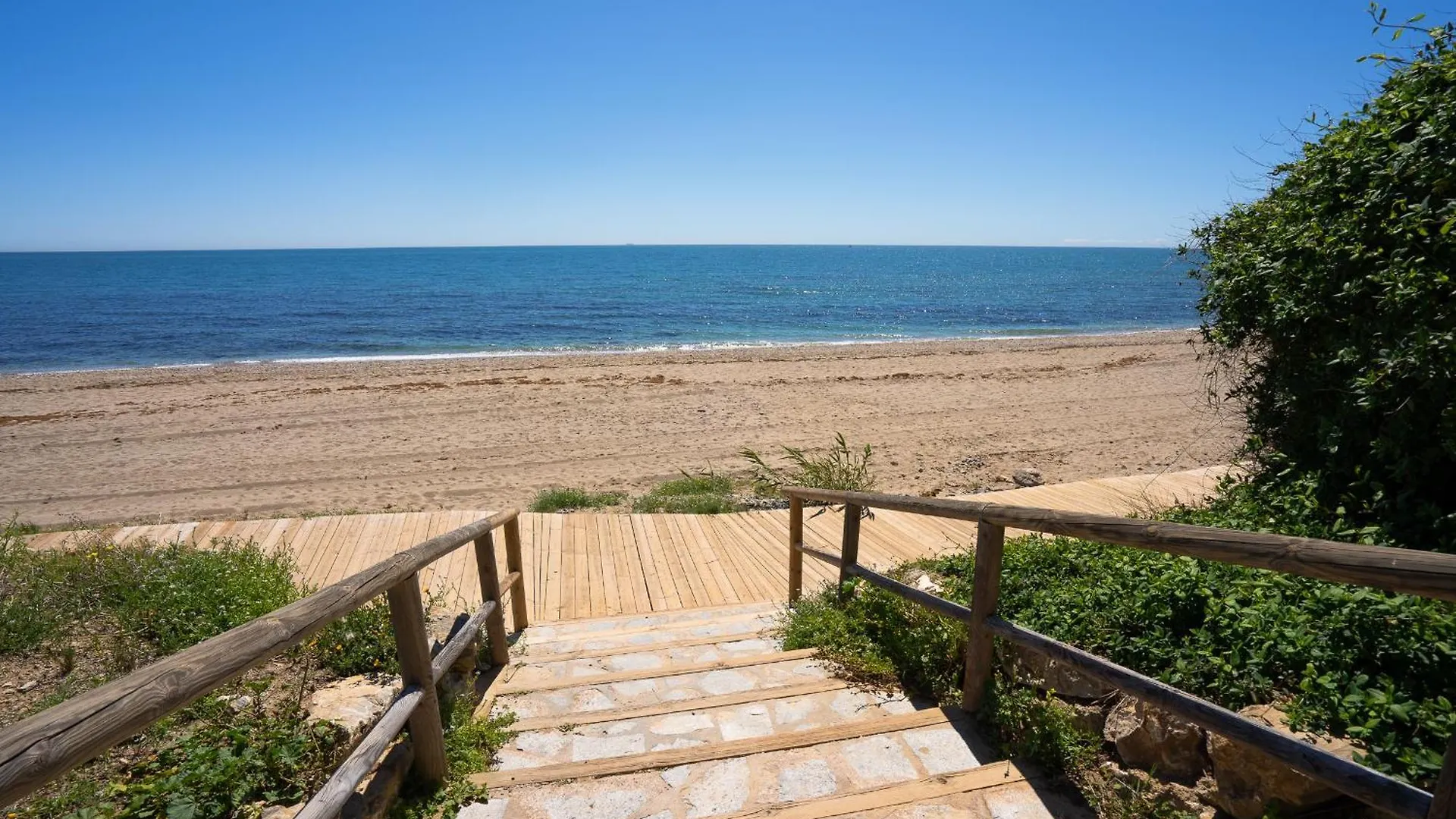 Beach-Line Apartment Marbella