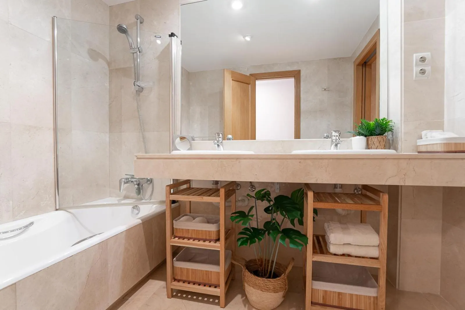 Beach-Line Apartment Marbella 0*,  Spain
