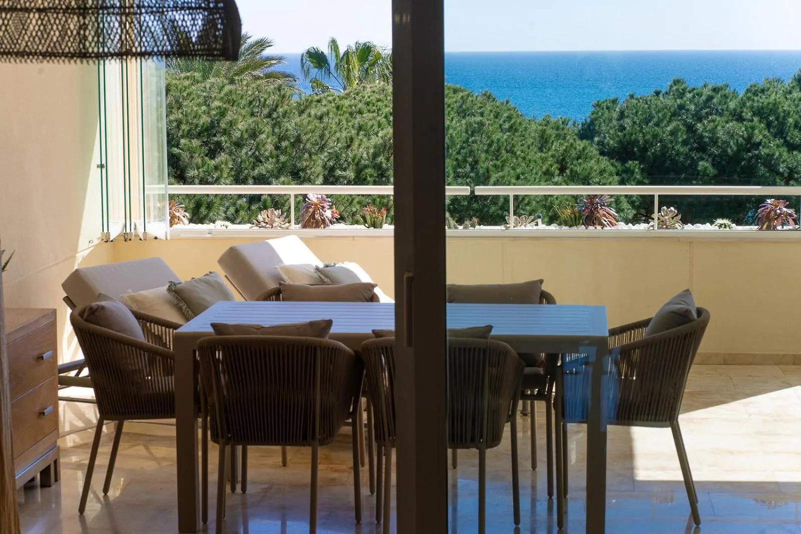 Beach-Line Apartment Marbella