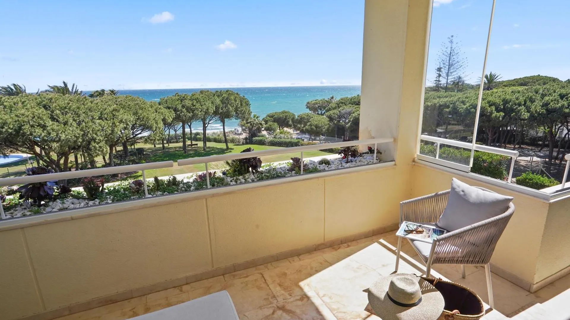 Beach-Line Apartment Marbella